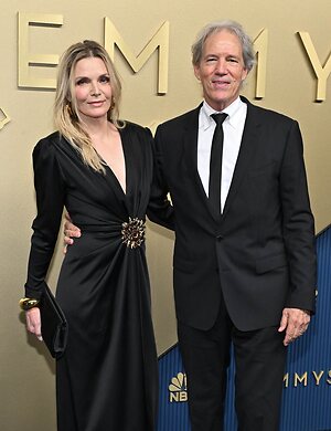 Michelle Pfeiffer leaked photo #26