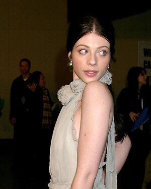 Michelle Trachtenberg leaked photo #11