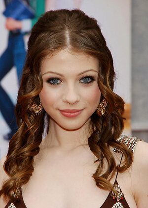 Michelle Trachtenberg leaked photo #22