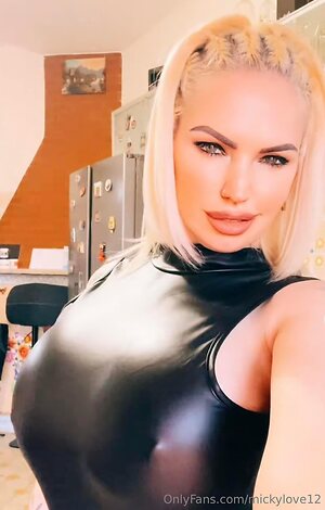 Mickylove12 leaked photo #4