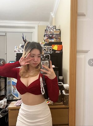 mii.lily Nude Leaked Photo #3