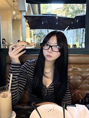 Miina Yoneda leaked photo #2