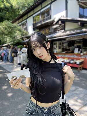 Miina Yoneda leaked photo #6