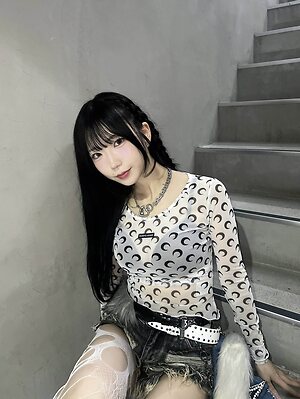 Miina Yoneda leaked photo #10