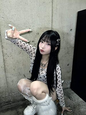 Miina Yoneda leaked photo #27