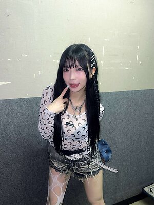 Miina Yoneda leaked photo #30