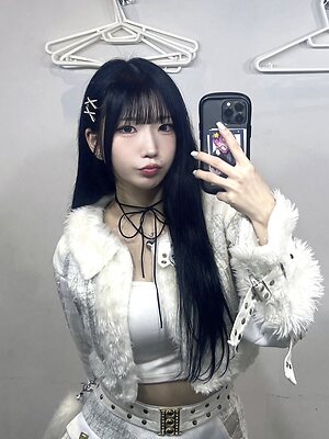 Miina Yoneda leaked photo #36