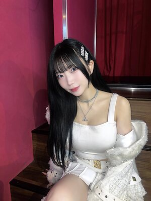 Miina Yoneda leaked photo #41
