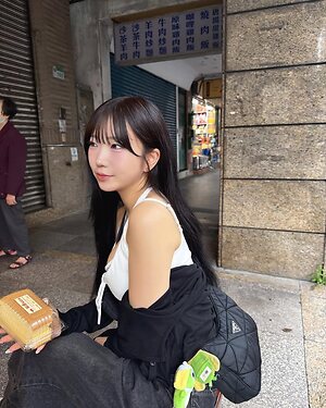Miina Yoneda leaked photo #84