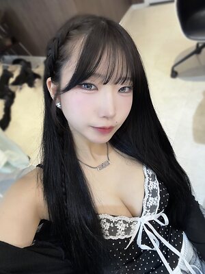 Miina Yoneda leaked photo #85