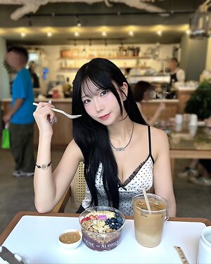 Miina Yoneda leaked photo #95