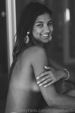 Mikaela Lafuente leaked photo #1175