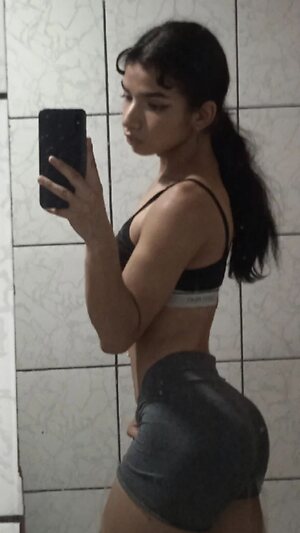 Mikaelly_amber leaked photo #6