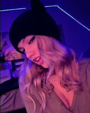Mikah Lynn leaked photo #8