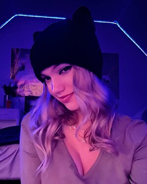 Mikah Lynn leaked photo #10