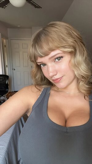 Mikahhlynn Nude Leaked Photo #91
