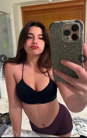 Mikayla Campinos Nude Leaked Photo #4