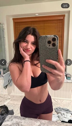 Mikayla Campinos Nude Leaked Photo #5