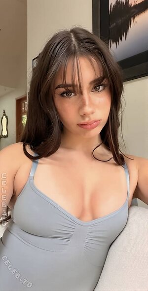 Mikayla Campinos photo