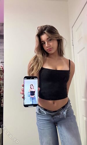 Mikayla Campinos photo