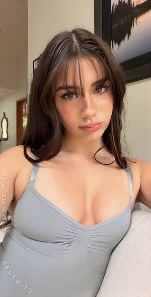 Mikayla Campinos photo