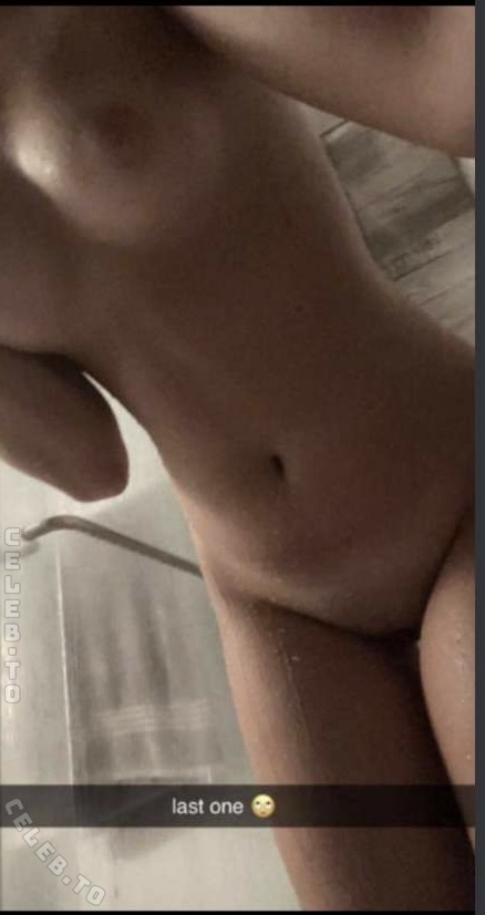 Mikayla Campinos photo