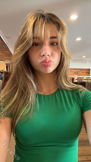 Mikayla Campinos photo
