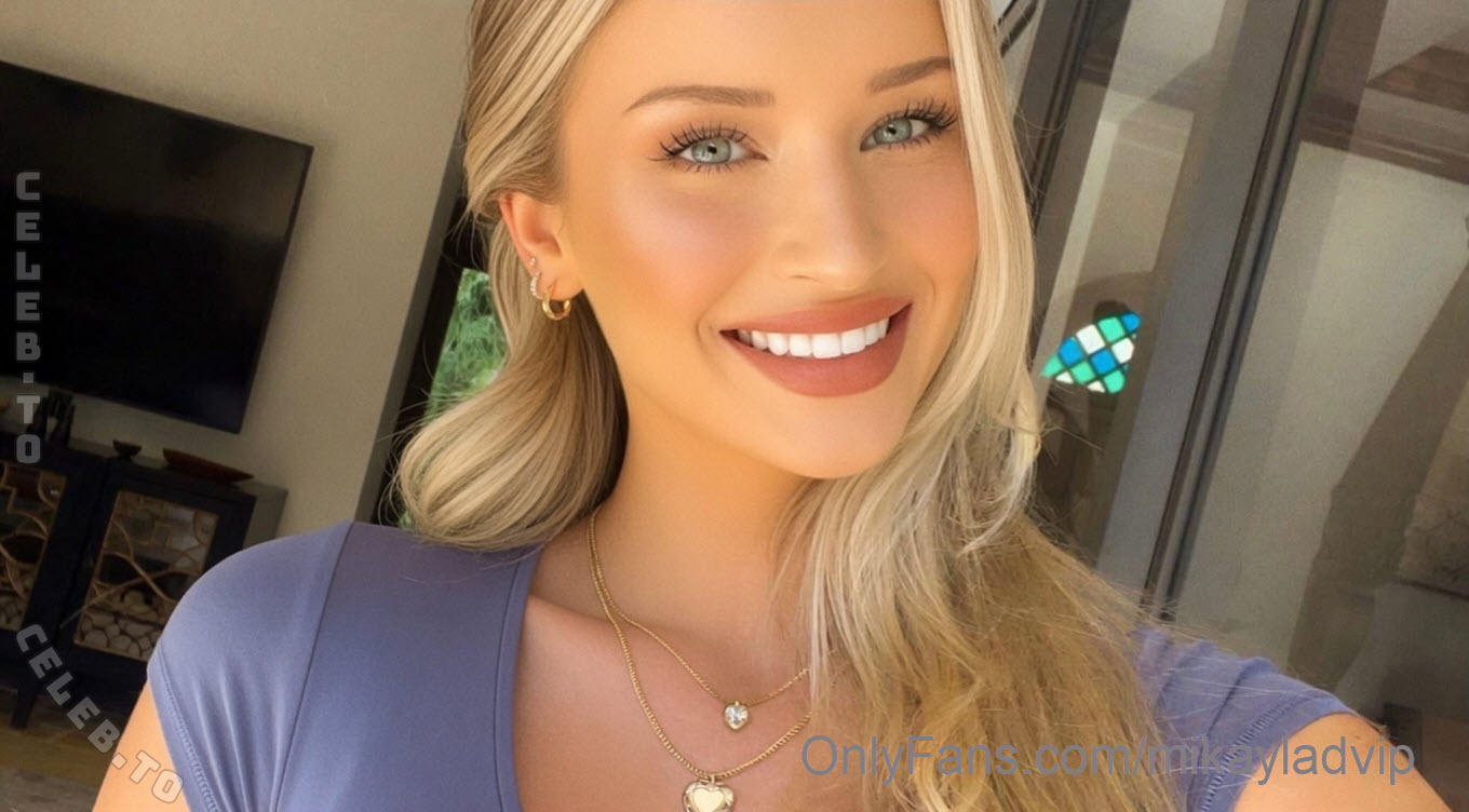 Mikayla Demaiter photo