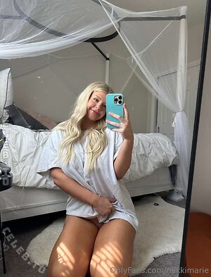 Mikki Marie photo