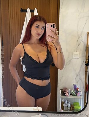 Mila Ruby photo