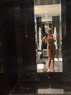 Mila Santos leaked photo #38
