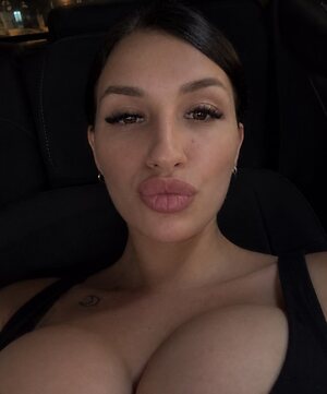 Milagros Solodujin leaked photo #9