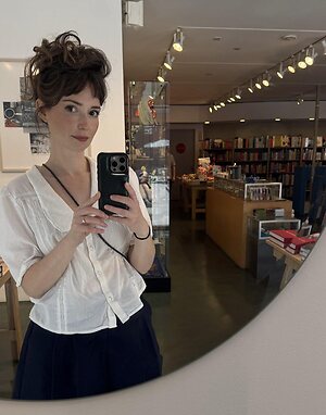 Milana Vayntrub leaked photo #14