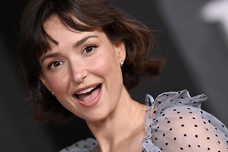 Milana Vayntrub