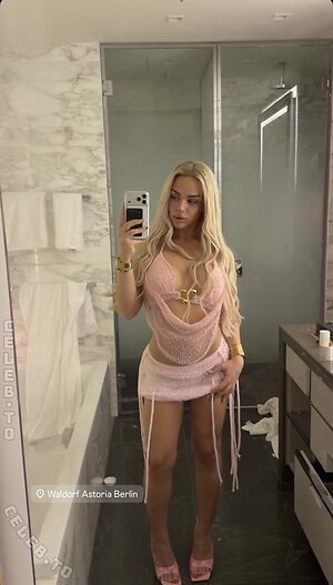 Milaneedls Nude Leaked Photo #47