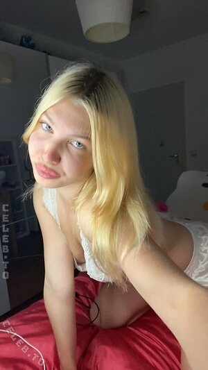 MilaXoXoo leaked photo #4