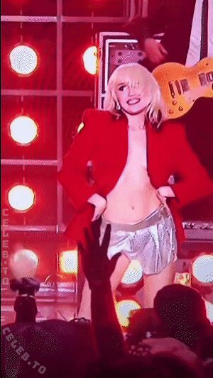 Miley Cyrus Nude Leaked Photo #10