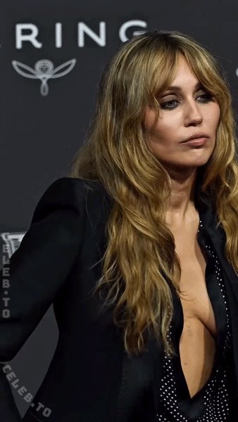 Miley Cyrus Nude Leaked Photos