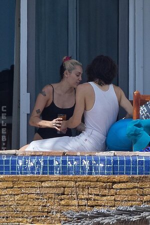 Miley Cyrus Nude Leaked Photo #26