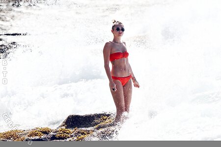 Miley Cyrus Nude Leaked Photo #68