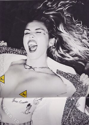 Miley Cyrus Nude Leaked Photo #81