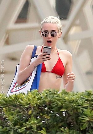 Miley Cyrus Nude Leaked Photo #89