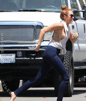 Miley Cyrus Nude Leaked Photo #93