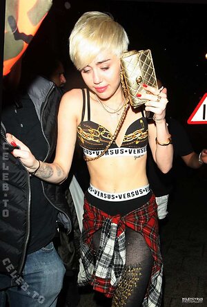 Miley Cyrus Nude Leaked Photo #116