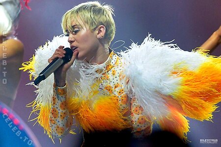 Miley Cyrus Nude Leaked Photo #131