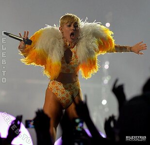 Miley Cyrus Nude Leaked Photo #136