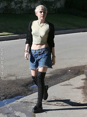 Miley Cyrus Nude Leaked Photo #152