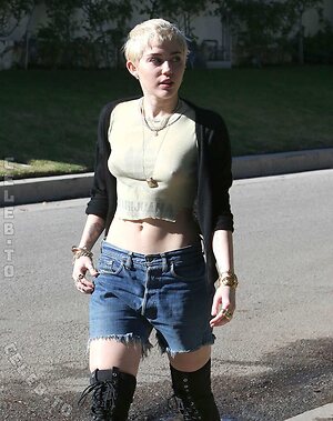 Miley Cyrus Nude Leaked Photo #154