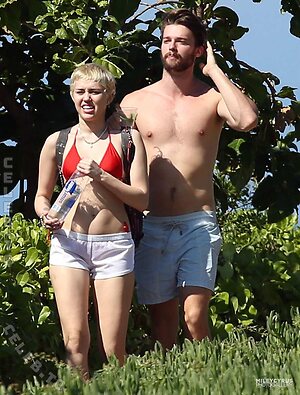 Miley Cyrus Nude Leaked Photo #186