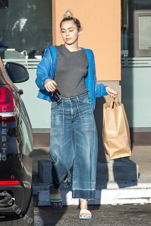 Miley Cyrus Nude Leaked Photo #206